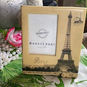 Paris Picture Frame 🖼